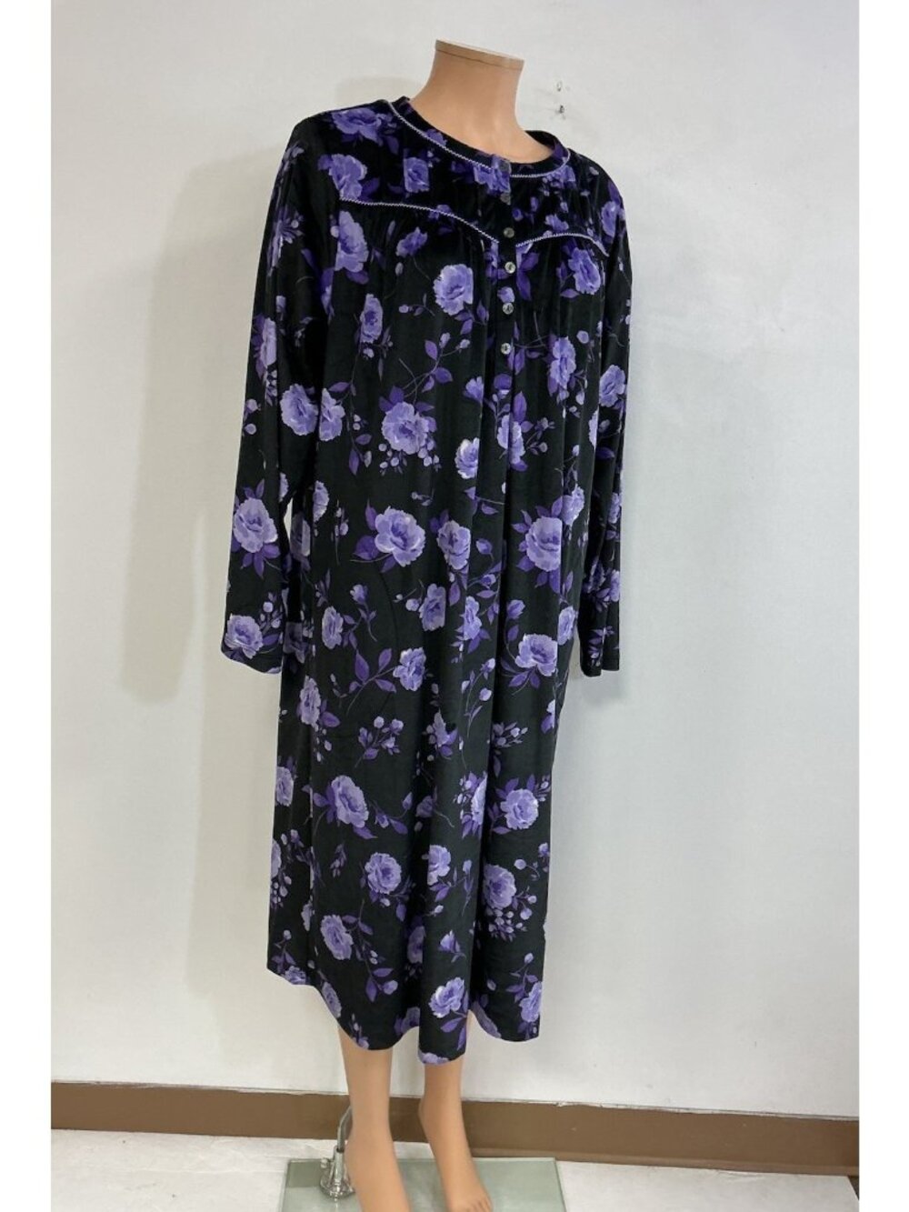 Purple Floral Velvet Night Gown Pajamas Womens Large - Picture 2 of 8